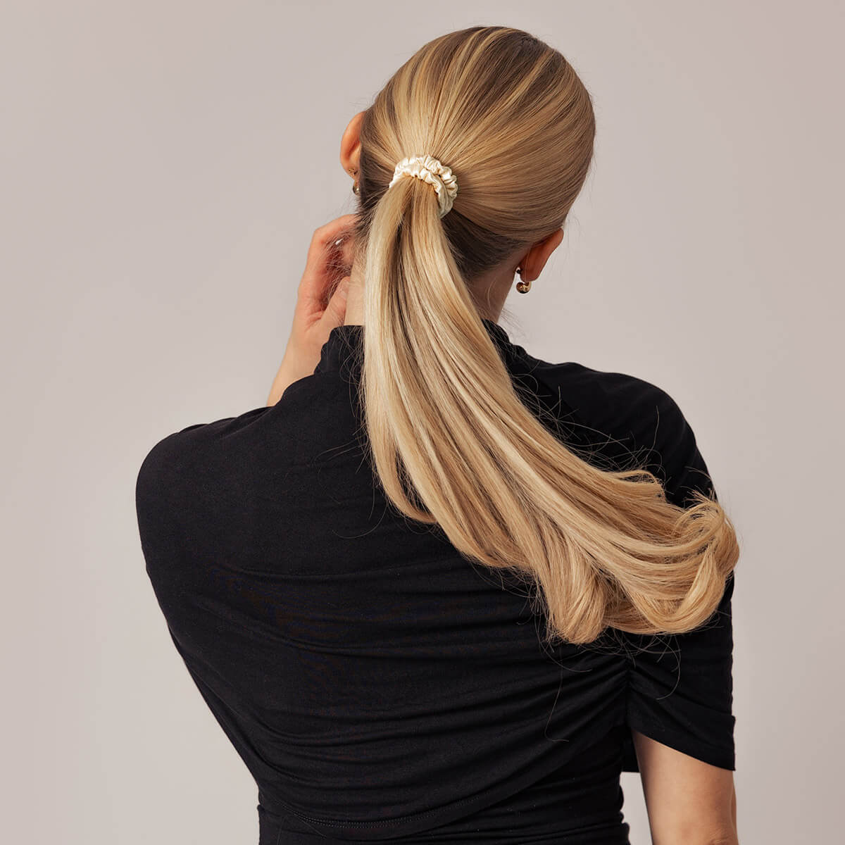 Sidenscrunchie-Champagne-Large-1,1