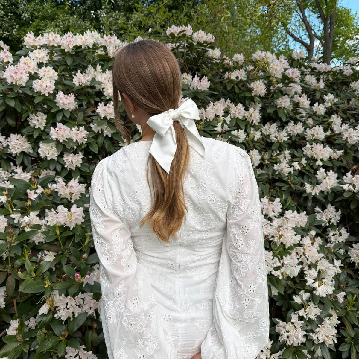 Rosett-scrunchie-vit-3